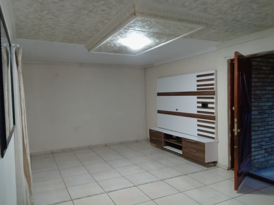 To Let 3 Bedroom Property for Rent in Tlhabane West North West